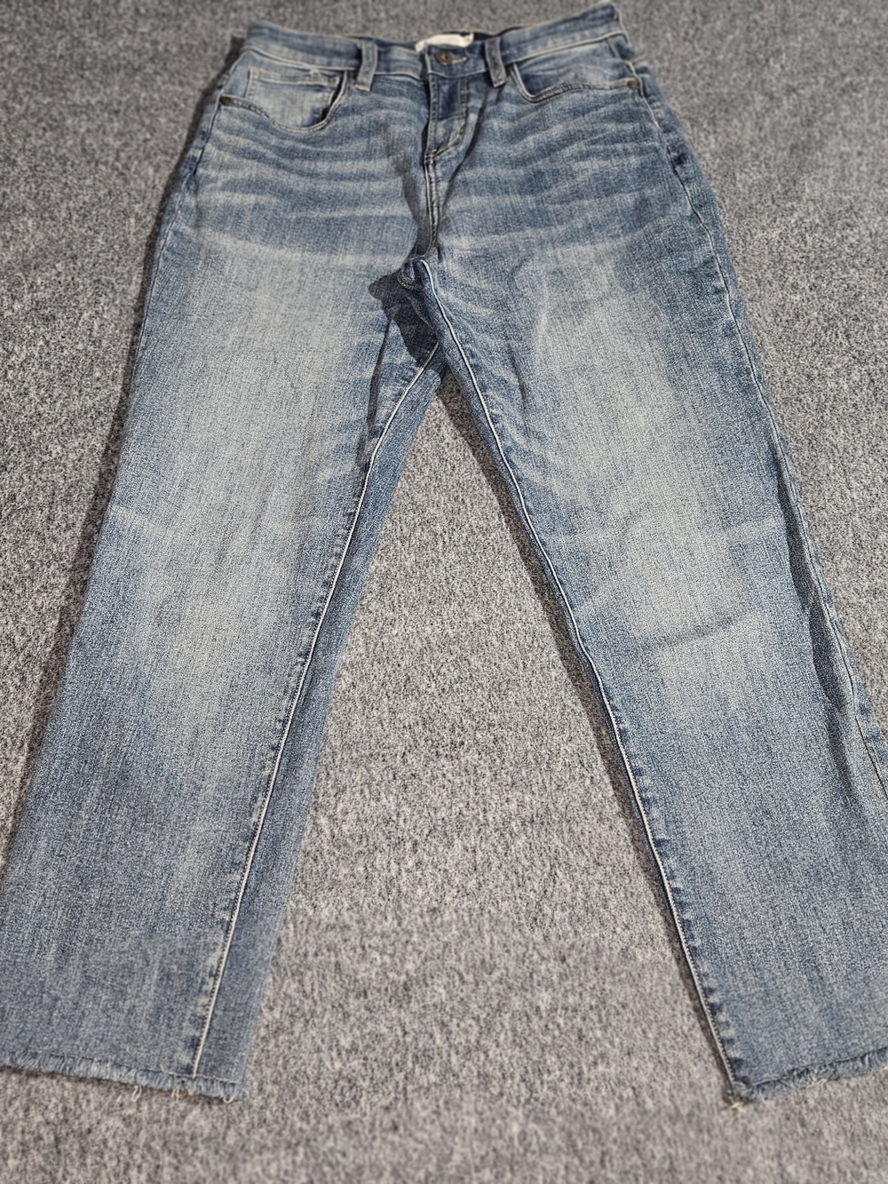 Carve Designs Men's Straight Jeans in Light Blue Wash